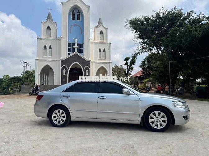 Toyota Camry Bạc