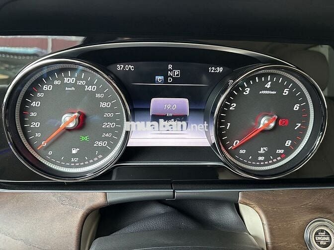 Mercedes-Benz E 200 2017 Trắng 64.800 km