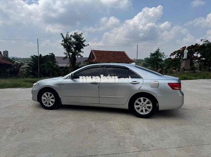 Toyota Camry Bạc