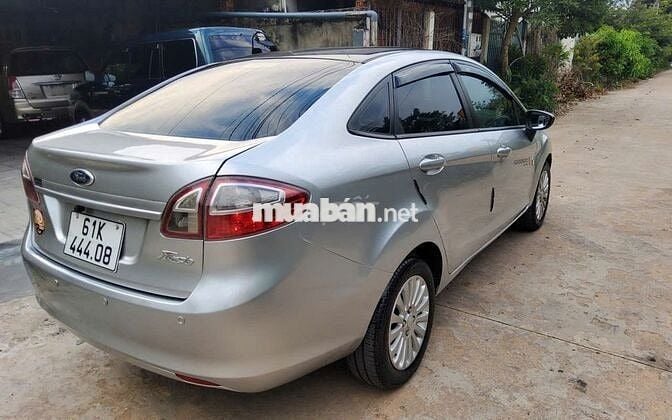 Ford Fiesta 2011 Số tự động Bạc