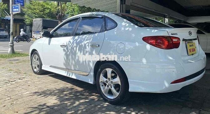 Hyundai Avante Trắng 5 chỗ Xăng
