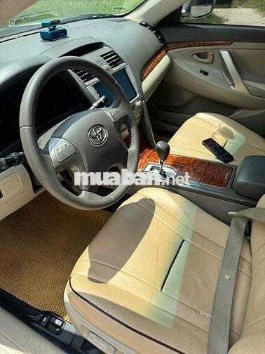 Toyota Camry Bạc