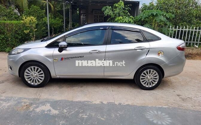 Ford Fiesta 2011 Số tự động Bạc