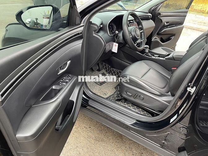 Hyundai Tucson 2023 2.0AT Tiêu chuẩn Đen