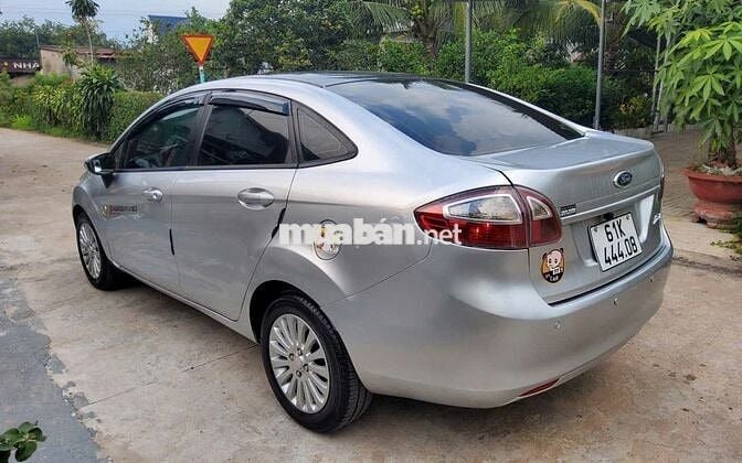 Ford Fiesta 2011 Số tự động Bạc