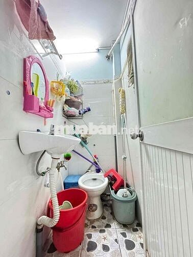 CẦN BÁN GẤP LẮM NHÀ HẺM SẠCH SẼ. 31M2 3PN 2WC