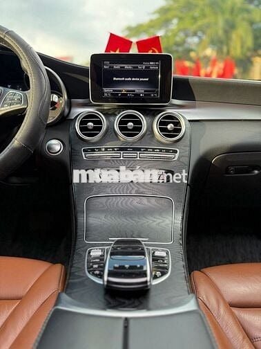 Mercedes-Benz GLC 300 4Matic 2017 Đỏ