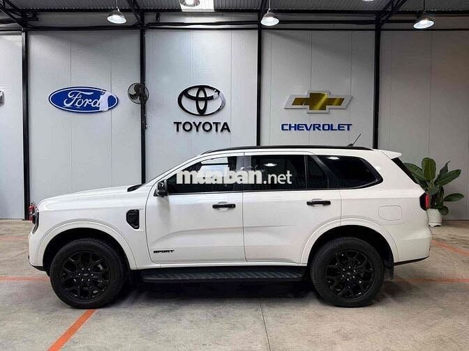 Ford Everest Sport 1 cầu 2022 Trắng