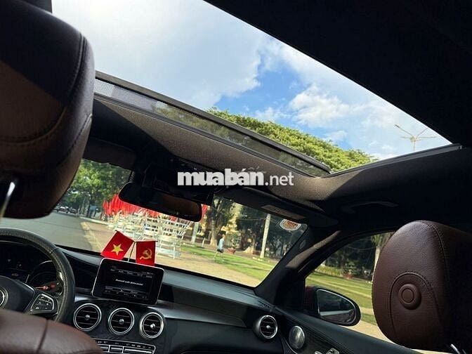 Mercedes-Benz GLC 300 4Matic 2017 Đỏ