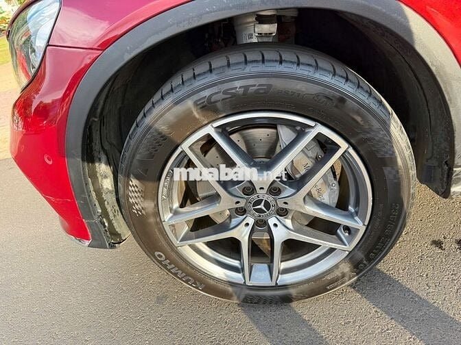 Mercedes-Benz GLC 300 4Matic 2017 Đỏ