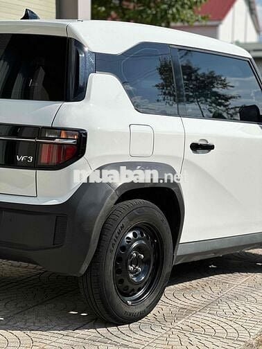 VinFast VF3 2025 Trắng đen