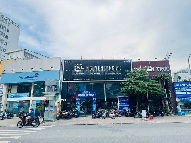 Cho thuê nhà  249  Lý Thường Kiệt, Quận 10, Giá : 165 triệu/tháng