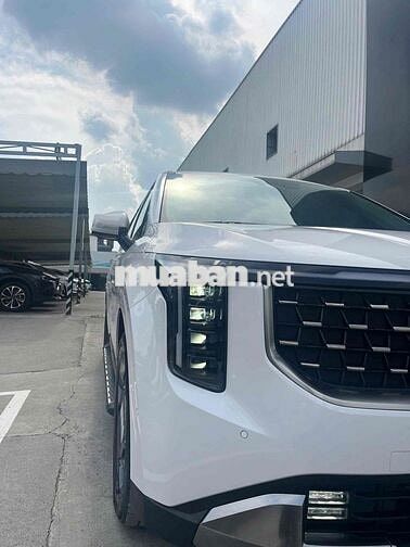 Kia Carnival HEV Signature 2026 Trắng mới 100%