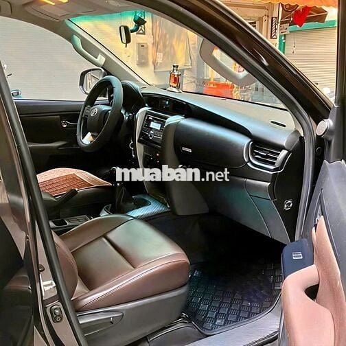 Gia đình bán xe Toyota Fortuner bản G SX 2019