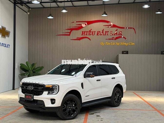 Ford Everest Sport 1 cầu 2022 Trắng