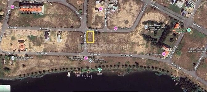 Bán nhà phố 2 mặt tiền, 3 tầng, đi bộ ra sông và biển chỉ vài phút