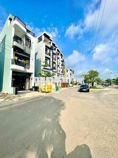 Đất đẹp ngay công viên Tô Ngọc Vân, Thạnh Xuân
