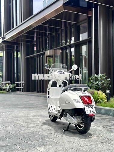 Piaggio Vespa GTS Super 125 ABS