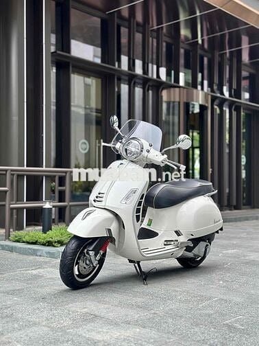 Piaggio Vespa GTS Super 125 ABS