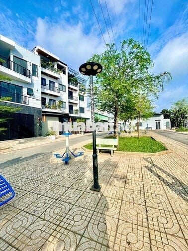 Đất đẹp ngay công viên Tô Ngọc Vân, Thạnh Xuân