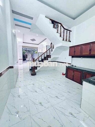 bán nhà sổ hồng riêng. 1 lầu 1 trệt. P Dĩ An.Bình Dương