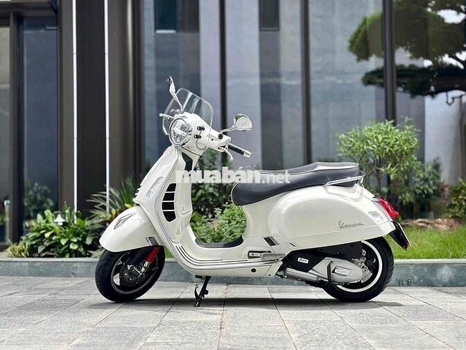 Piaggio Vespa GTS Super 125 ABS
