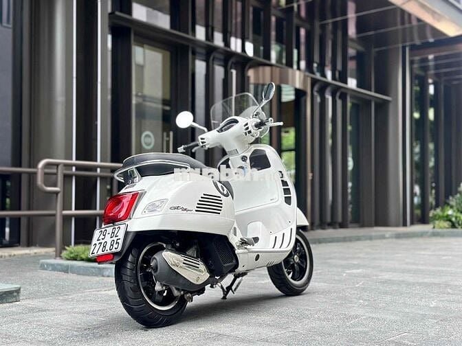 Piaggio Vespa GTS Super 125 ABS