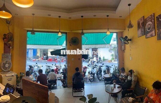 Tuyển nhân viên phục vụ + pha chế