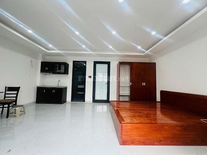 Cho thuê CHDV 6tr mới tinh ban công full đồ rộng 45m2 