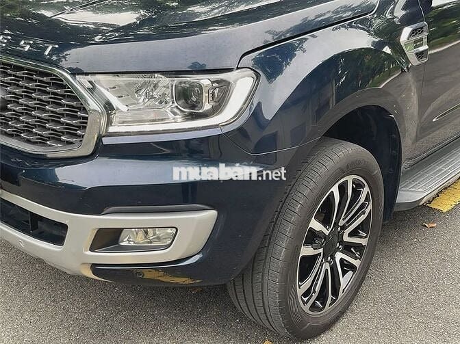 Ford Everest Titanium AT 4x2 2021 Xanh Đen 5 vạn