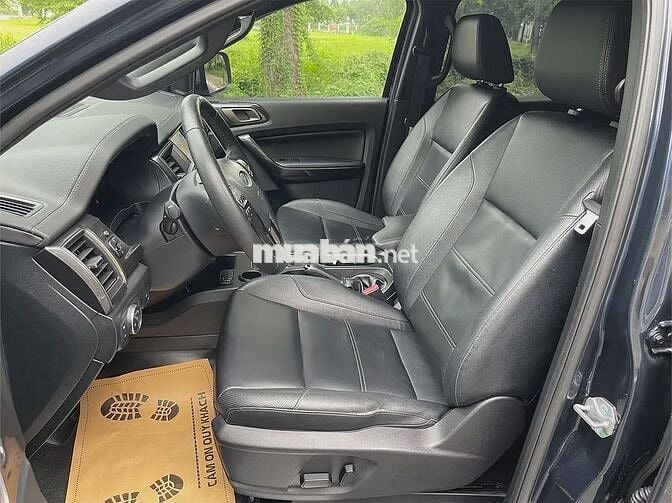 Ford Everest Titanium AT 4x2 2021 Xanh Đen 5 vạn
