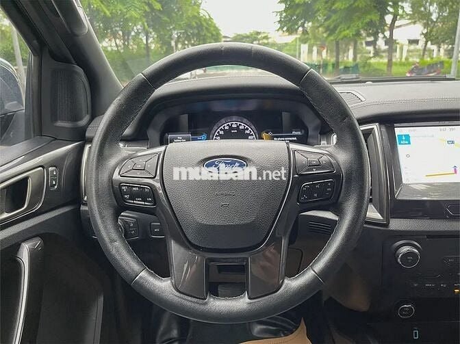 Ford Everest Titanium AT 4x2 2021 Xanh Đen 5 vạn
