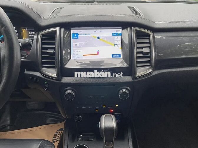 Ford Everest Titanium AT 4x2 2021 Xanh Đen 5 vạn