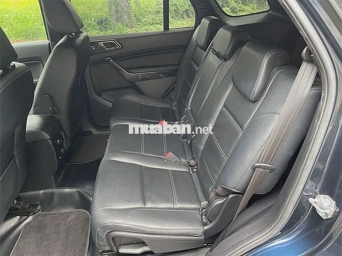 Ford Everest Titanium AT 4x2 2021 Xanh Đen 5 vạn