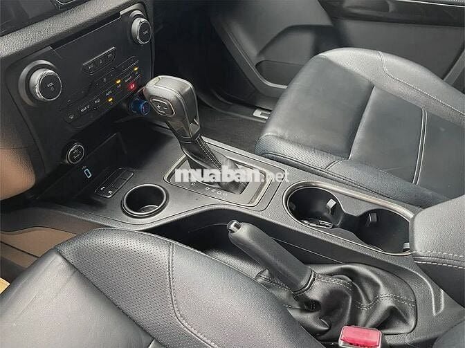 Ford Everest Titanium AT 4x2 2021 Xanh Đen 5 vạn