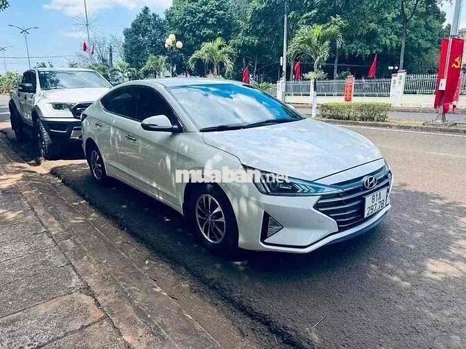 Hyundai Elantra 2021 Trắng 60126 km