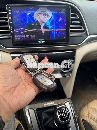 Hyundai Elantra 2021 Trắng 60126 km