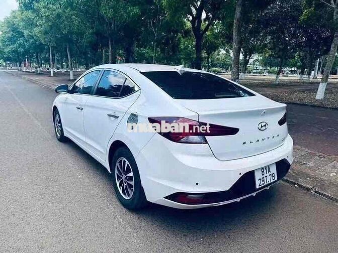 Hyundai Elantra 2021 Trắng 60126 km
