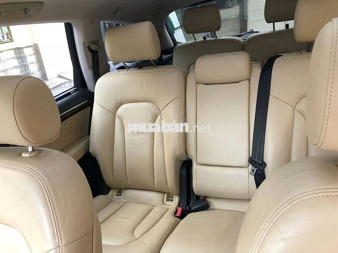 Bán Audi Q7 3.0L màu đen 2007, Km 137.000