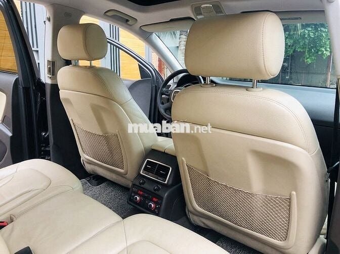 Bán Audi Q7 3.0L màu đen 2007, Km 137.000
