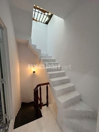 Nhà kiên cố chính chủ 1 trệt 1 lầu - giá chốt 600 triệu
