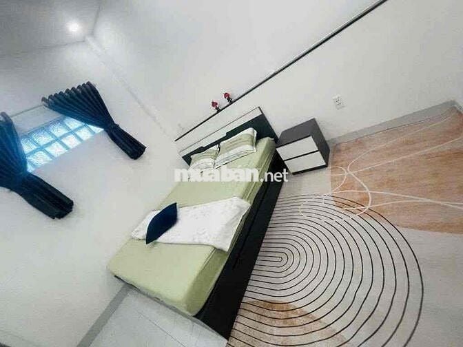Cho thuê nhà 1 trệt lầu sân đậu ô tô sau Lưng Gigamaill Phạm Văn Đồng