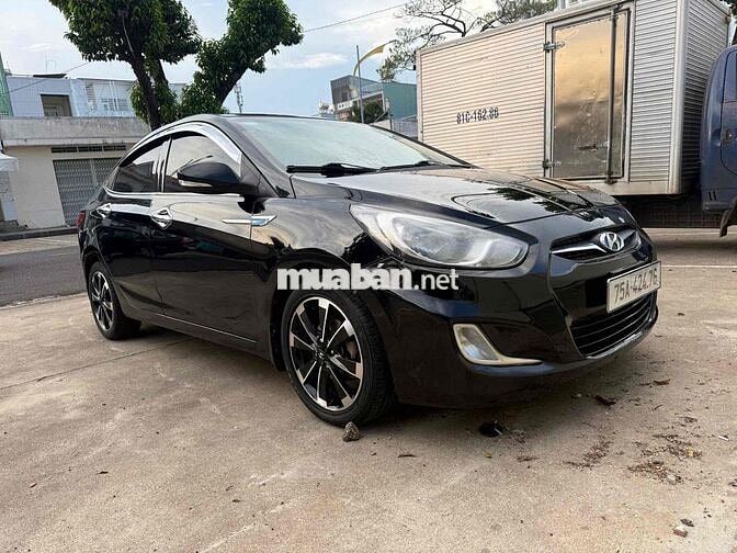 HYUNDAI ACCENT 2012 MT,xe còn khá đẹp