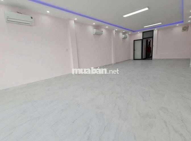 CHO THUÊ NHÀ 5X22(TRỆT+LỬNG+2LẦU+ST) FULL MÁY LẠNH CÓ THANG MÁY 