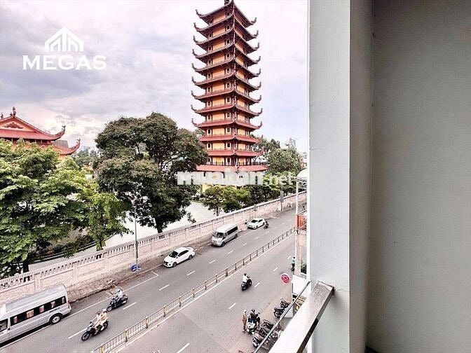 phòng Siêu rộng + sân + mặt tiền Lê Hồng Phong + nội thất như hình 