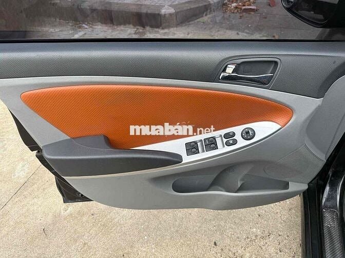 HYUNDAI ACCENT 2012 MT,xe còn khá đẹp