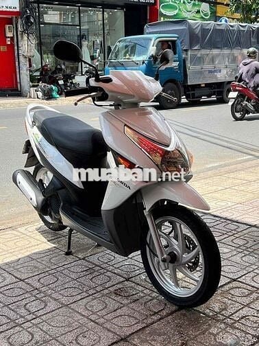 Honda Click 110 2011 Trắng đen . bstp chính chủ