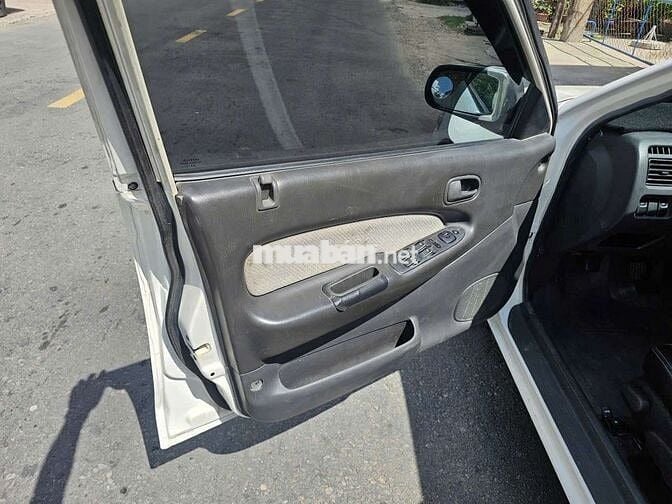 Mazda 323 1997 số sàn 1.6