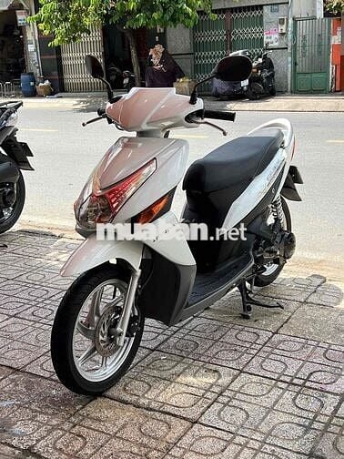 Honda Click 110 2011 Trắng đen . bstp chính chủ