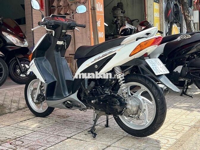 Honda Click 110 2011 Trắng đen . bstp chính chủ